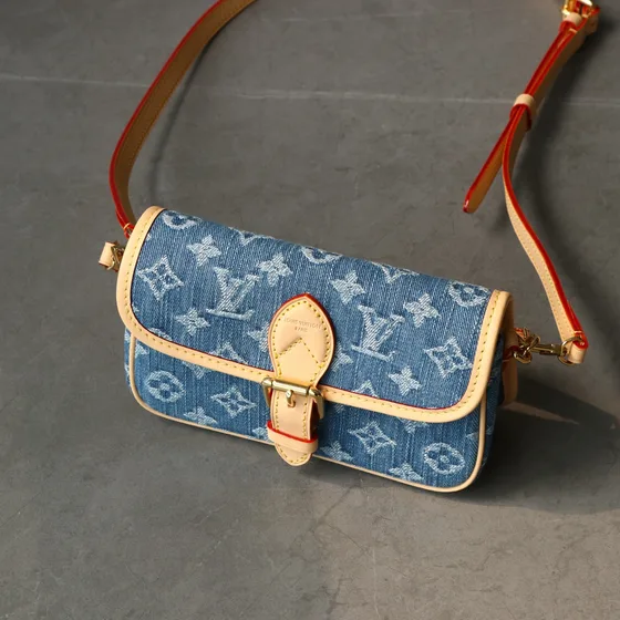 Louis Vuitton Nano Diane Denim Blau/Natural Leder Trim Schultertasche
