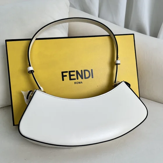 Fendi O'Lock Swing أبيض Shoulder Bag