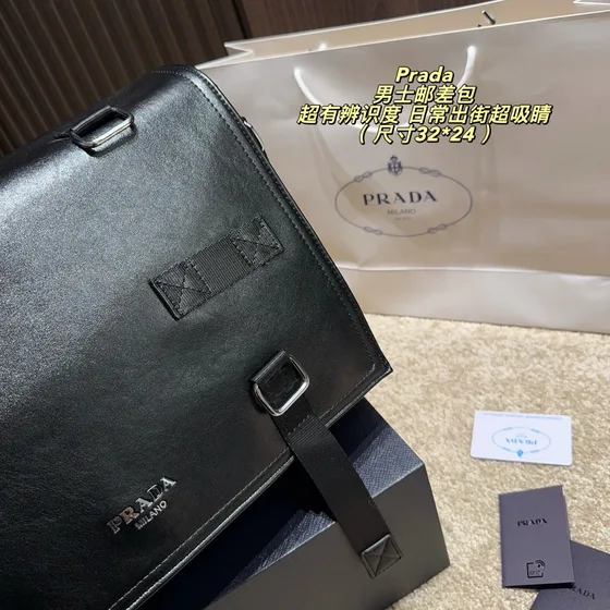 Prada Men'S Messenger Bag Hitam 32*24cm Crossbody