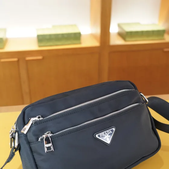 Prada نايلون Shoulder Bag أسود Crossbody