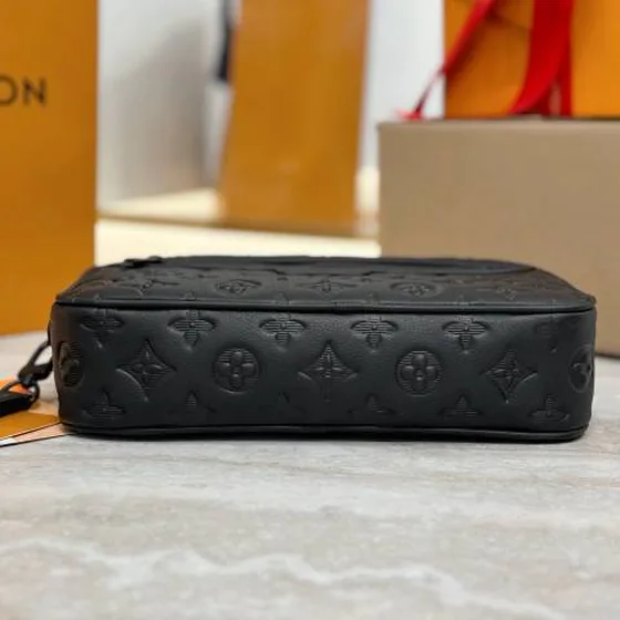 Louis Vuitton Kasai Negro Monogram Empreinte everyday