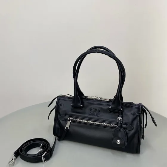 Miu Miu Couro Top-Handle Bag Preto Alça superior