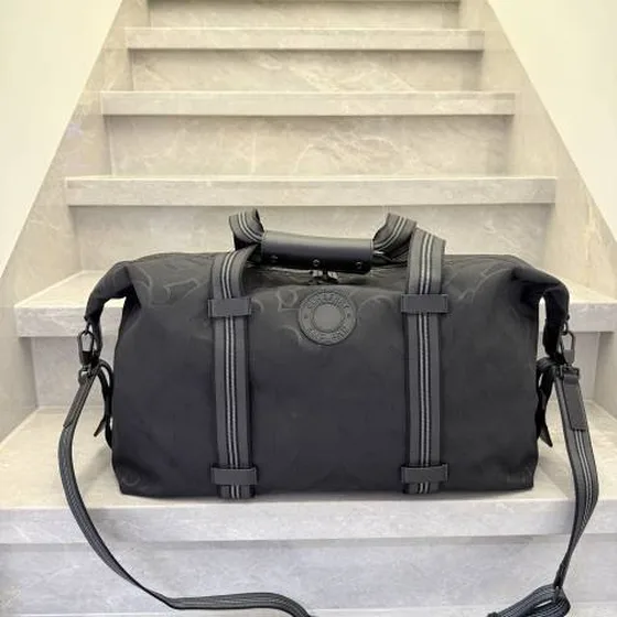 Burberry Svart travel