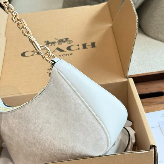 Coach Teri Shoulder Bag White Shoulder Bag