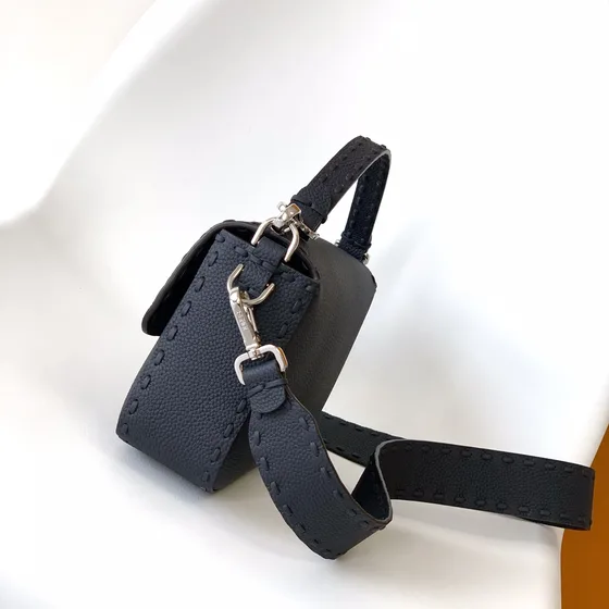 Fendi Baguette Dark Blauw Schoudertas