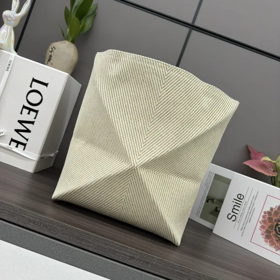Loewe Puzzle Fold Tote Beige Shoppertasche