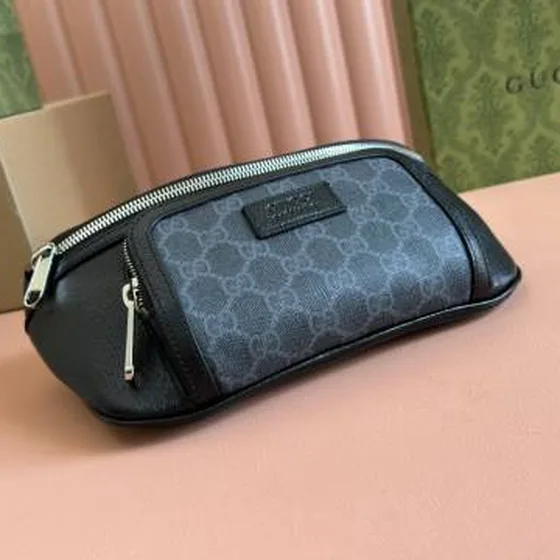 Gucci Sort GG Supreme crossbody