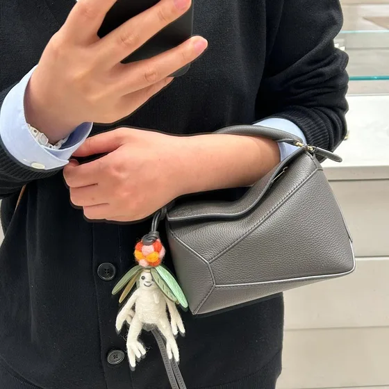 Loewe Mandragora Charm In Felt And Телячья кожа Soft Белый Мешочек