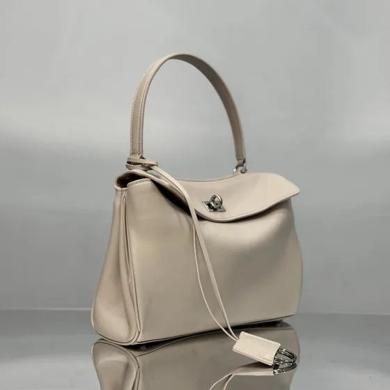Balenciaga Rodeo Mini Top Handle Bag Light بيج Top Handle