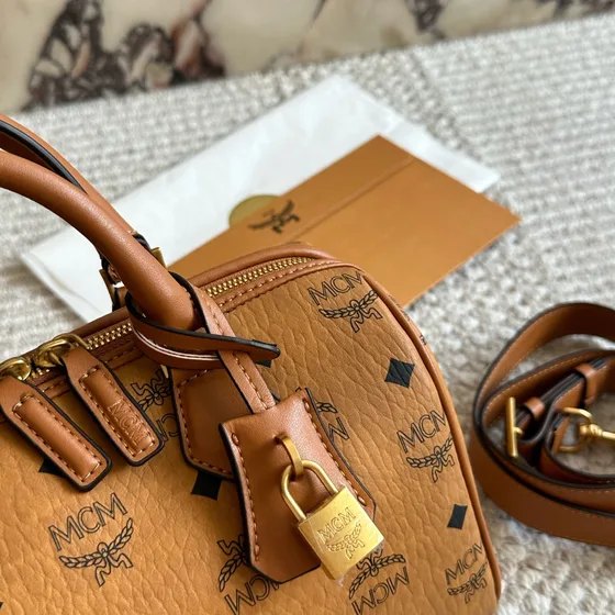 MCM Visetos Boston Bag Cognac Henkel