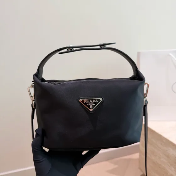 Prada Re-Nylon Mini Anse supérieure Bag Noir Anse supérieure
