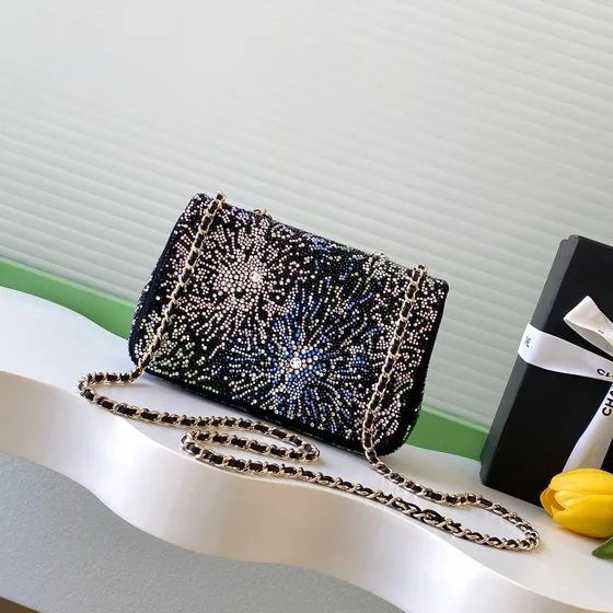 Chanel Classic Flap Hitam Shoulder Bag