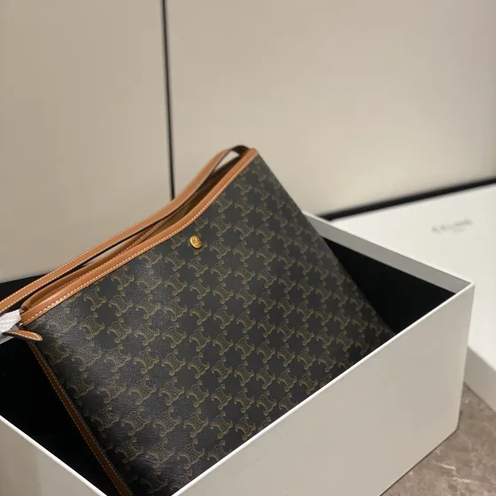 Celine Triomphe Brun Skulderveske