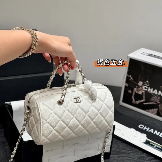 Chanel Quilted Top Handle Bowling Bag أسود Shoulder Bag