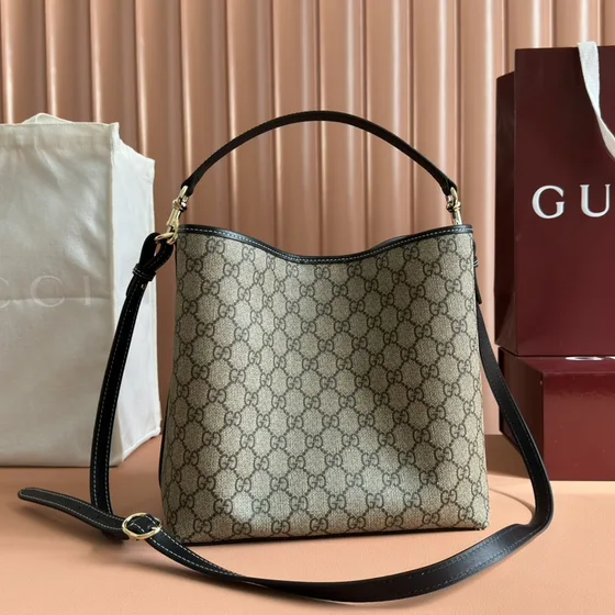 Gucci Gg Emblem Small Bucket Bag بيج Ebony Crossbody