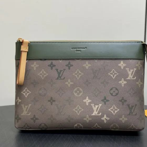 Louis Vuitton M26970 Monogram Eclipse Reverse 27 x 20 x 5 cm everyday