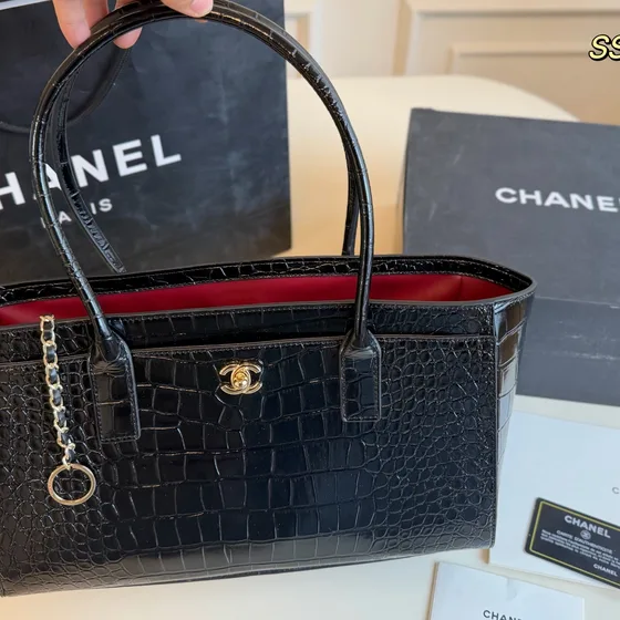 Chanel Executive Cerf Tote Black Tote Bag
