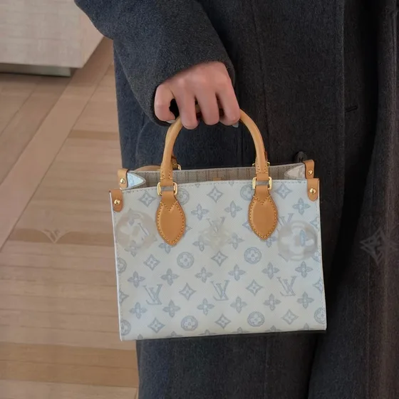 Louis Vuitton Onthego White Tote Bag