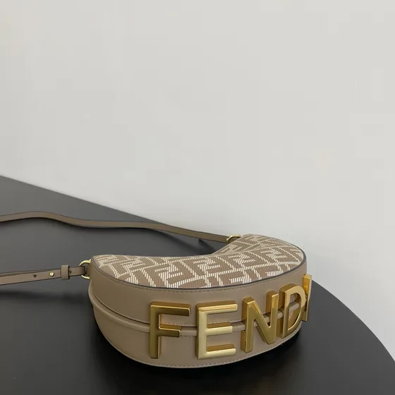 Fendi Fendigraphy Small Hobo Bag بيج/بني Hobo