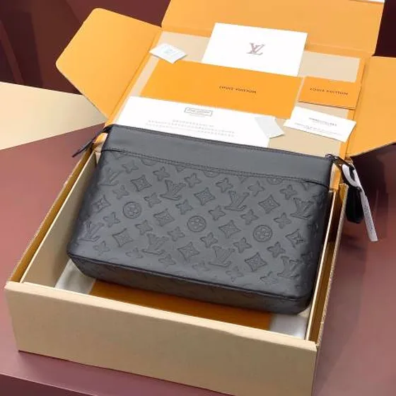 Louis Vuitton M82545 Black Monogram Shadow 32 x 21 x 8 cm travel