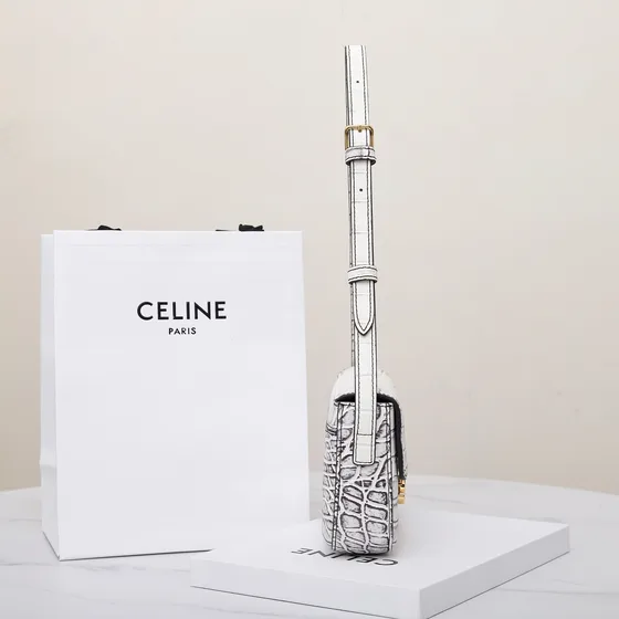 Celine Triomphe Hvit Skulderveske