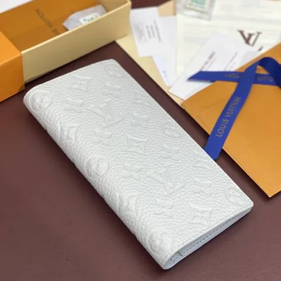Louis Vuitton Brazza Белый Monogram Taurillon 10 x 19 x 2 cm everyday