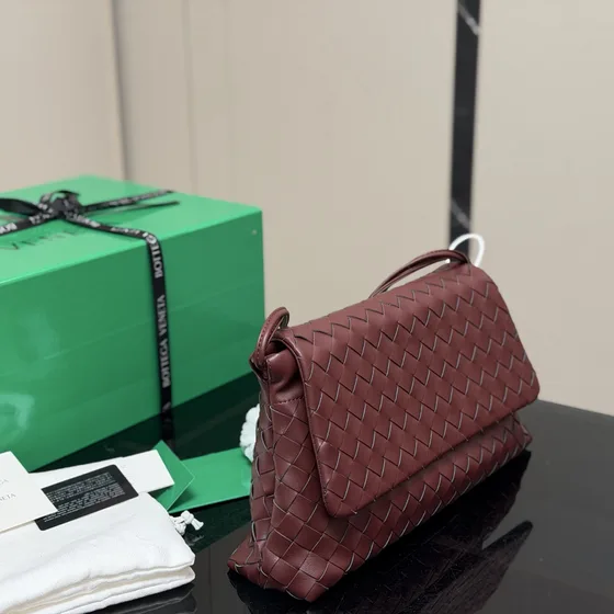Bottega Veneta Horizontal Intreccio Etui Sort Clutch