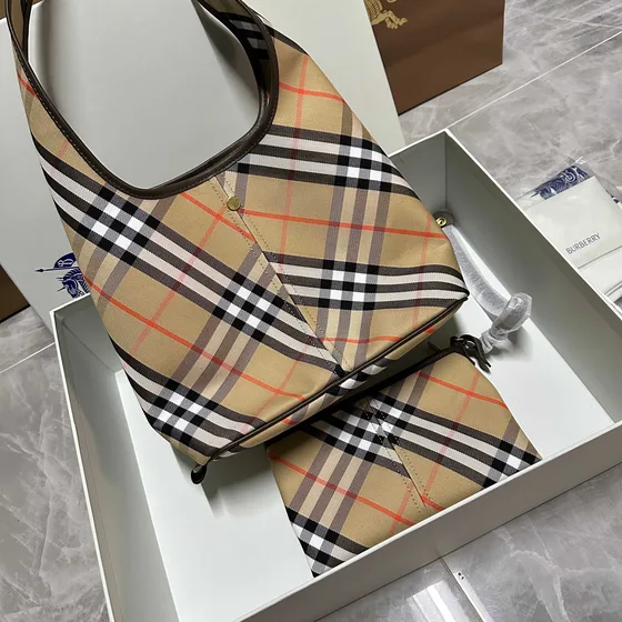 Burberry Medium Check Shoulder Tote Чёрный/Бежевый Сумка на плечо