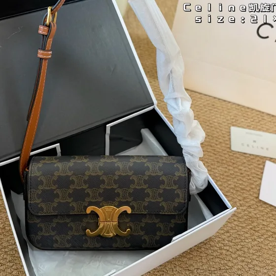 Celine Triomphe أسود/أبيض Shoulder Bag