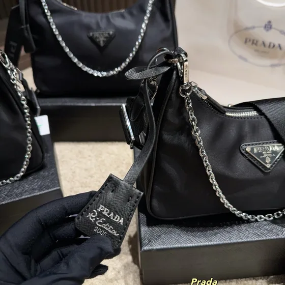 Prada Re-Edition 2005 Сумка на плечо (3-In-1 Hobo) Чёрный 28*20 cm Hobo