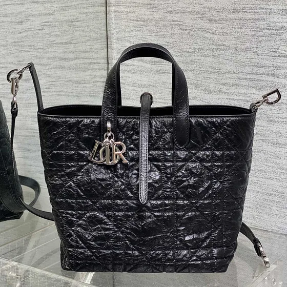 Dior Lady Dior Vertical Tote Hitam Tote Bag