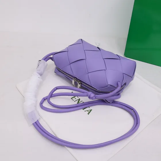 Bottega Veneta Small Cassette Camera Bag Morado Crossbody