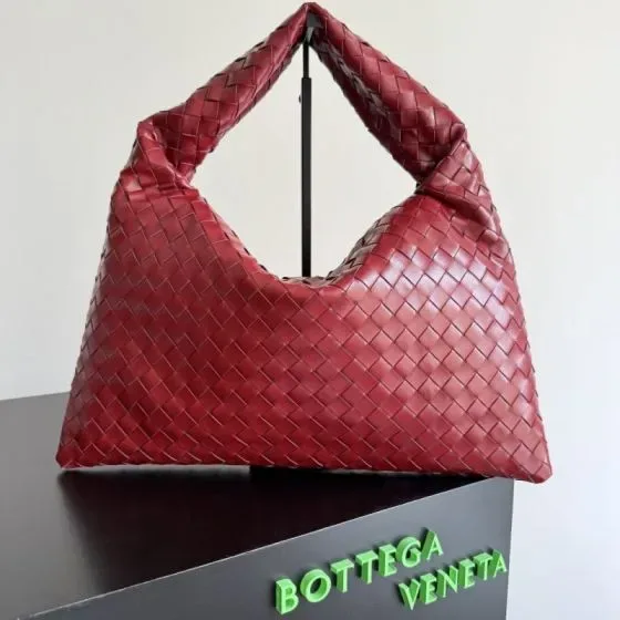 Bottega Veneta Small Hop Burgundy Hobo