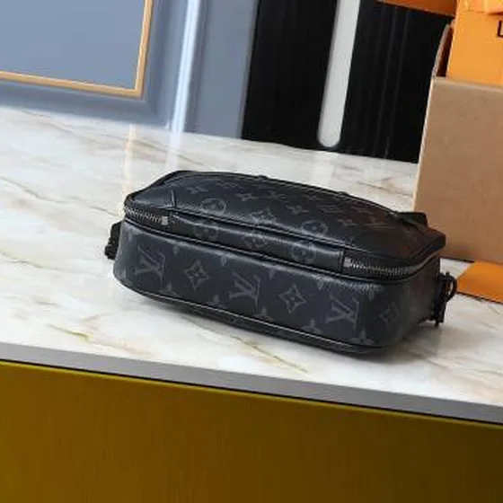 Louis Vuitton Camera bag Monogram Eclipse Sort crossbody