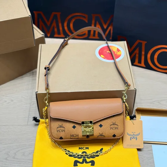 MCM Tracy Crossbody-väska In Visetos Cognac Crossbody