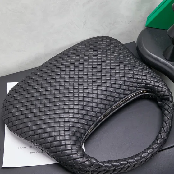 Bottega Veneta Hop Hobo Bag Sort Hobo