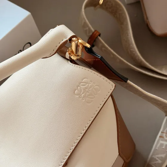 Loewe Puzzle Edge Small Bag Beige And Wit With Bruin Accents Crossbody