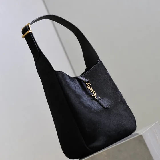 YSL Le 5 7 Hobo Black Hobo