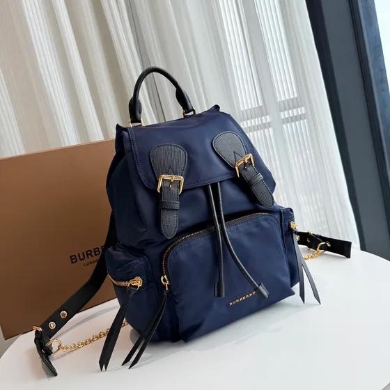 Burberry Military Rucksack ไนลอน Backpack สีน้ำเงินเข้ม สีฟ้า Backpack