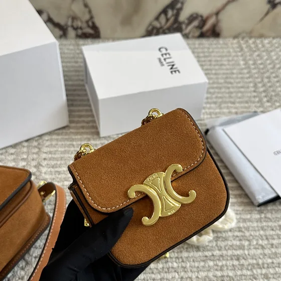Celine Triomphe بني Shoulder Bag