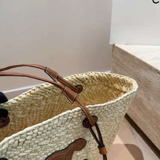 Celine Triomphe Raffia Tote สีครีม/สีน้ำตาล Tote Bag