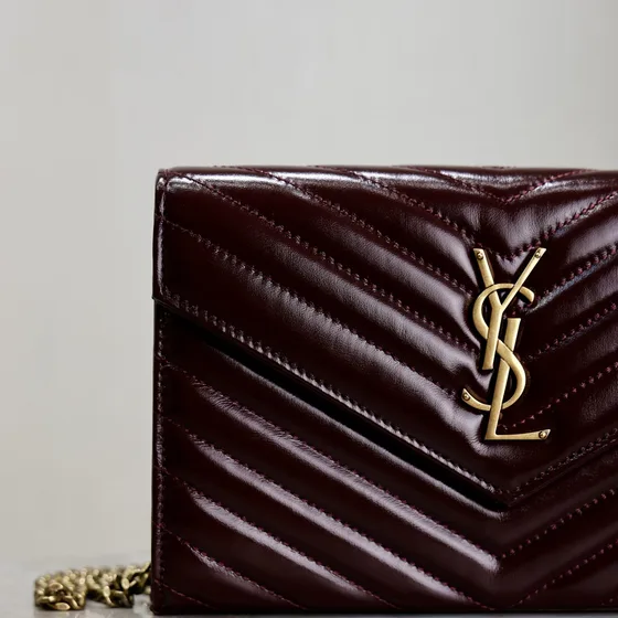 YSL Cassandre Matelassé Envelope Chain Wallet Merah marun Woc