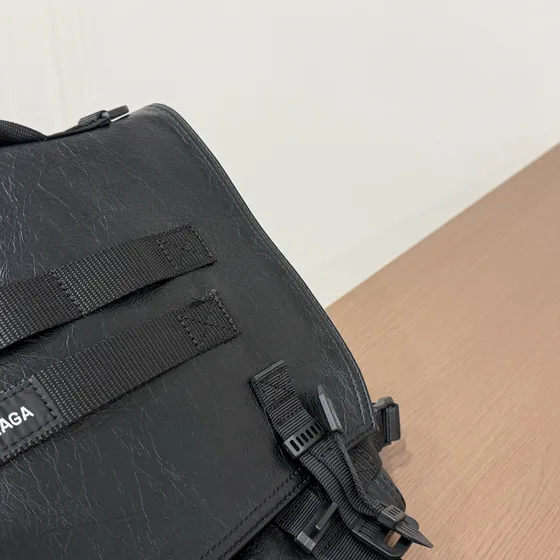 Balenciaga Army Messenger Bag สีดำ Crossbody
