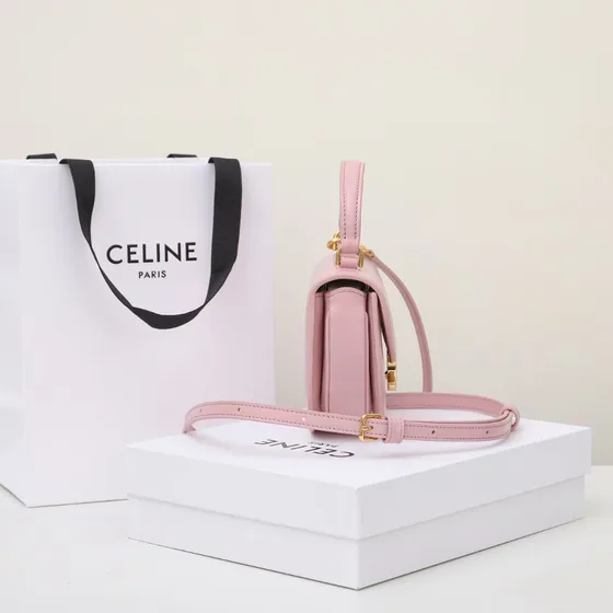 Celine Triomphe Mini Besace Clea Roze Bovenhandgreep