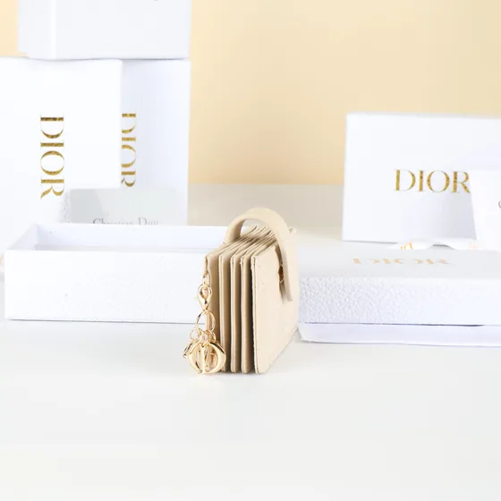 Dior Lady Dior 5-Gusset Card Holder Crema Blanco Card Holder