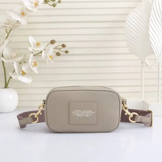 Marc Jacobs The Crossbody Taupe