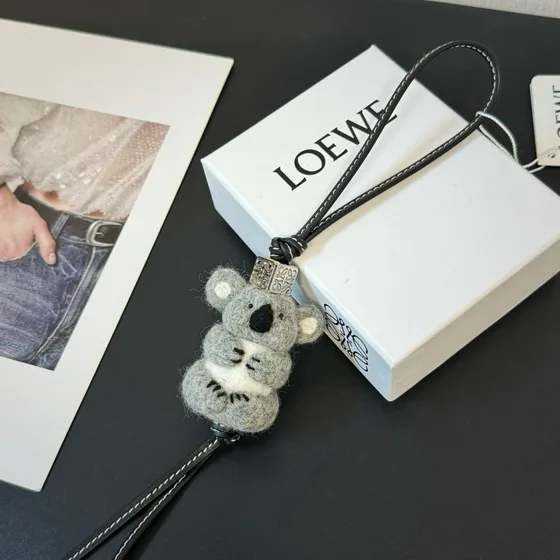 Loewe Koala Felt Charm Grå Etui