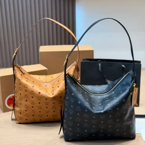 MCM Aren Visetos Hobo Black Hobo