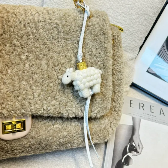 Loewe Sheep Charm Hvit Etui