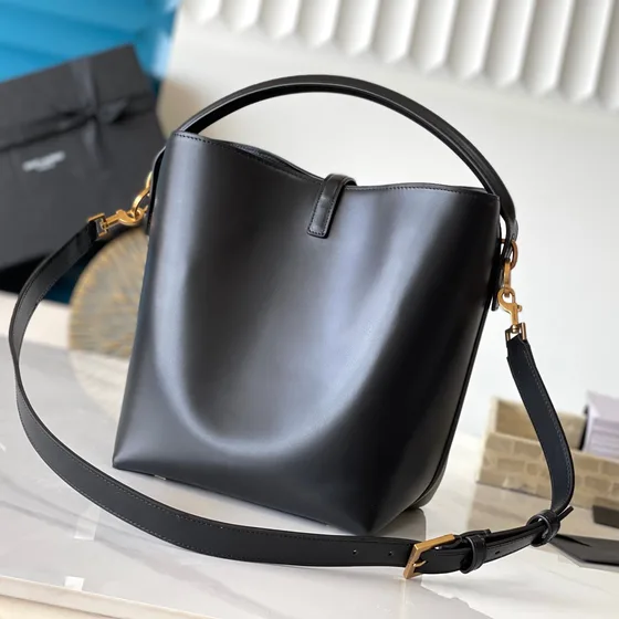 YSL Le 37 Sac seau Noir Crossbody